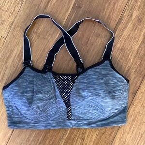 Maidenform Stylish Black and Gray Women's Sports Bra